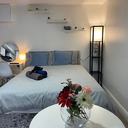 Ferienwohnung Charming, Cosy Hideaway With Free Wifi, Parking Leeds  Exterior foto