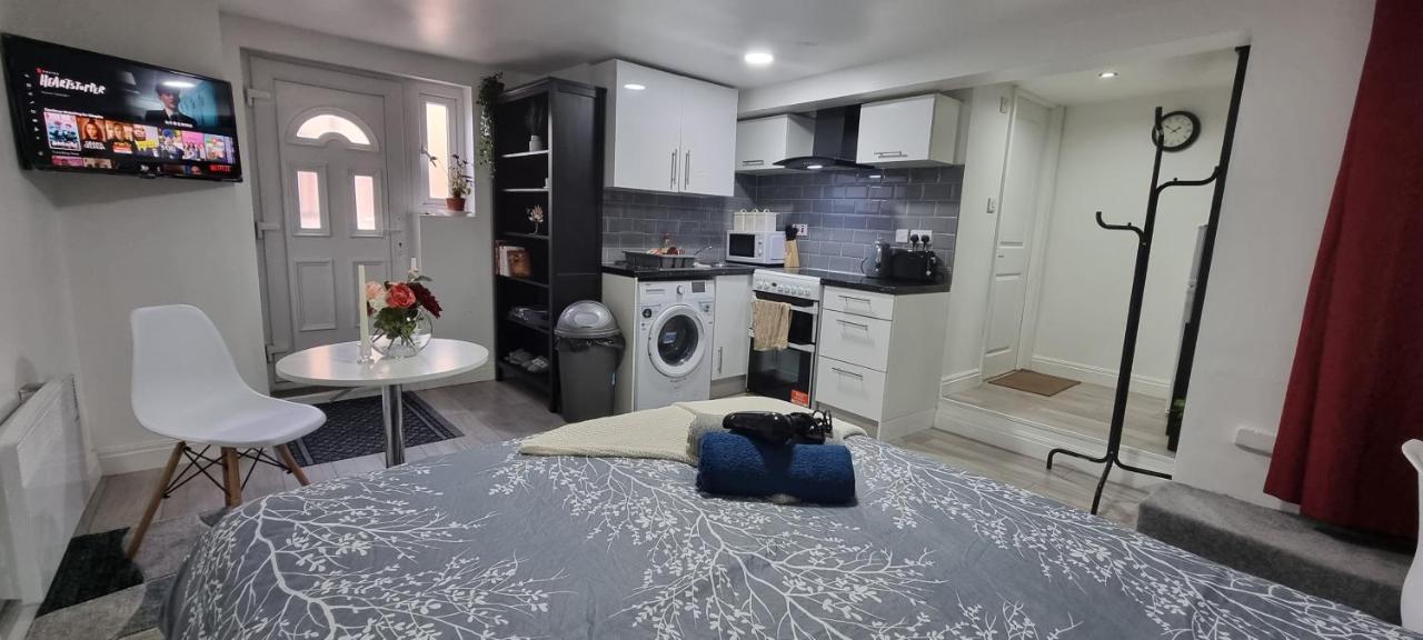Ferienwohnung Charming, Cosy Hideaway With Free Wifi, Parking Leeds  Exterior foto